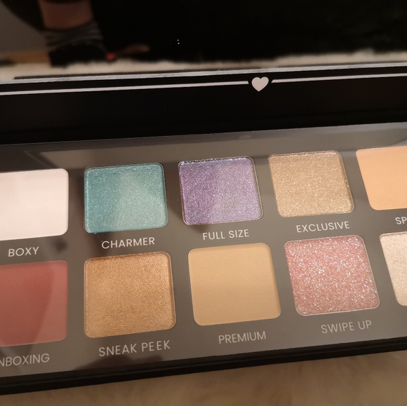 BOXYCHARM Eyeshadow Pallette - Picture 4 of 4